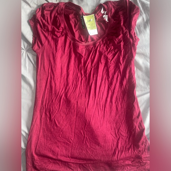 Plain red tshirt size large - Picture 1 of 3